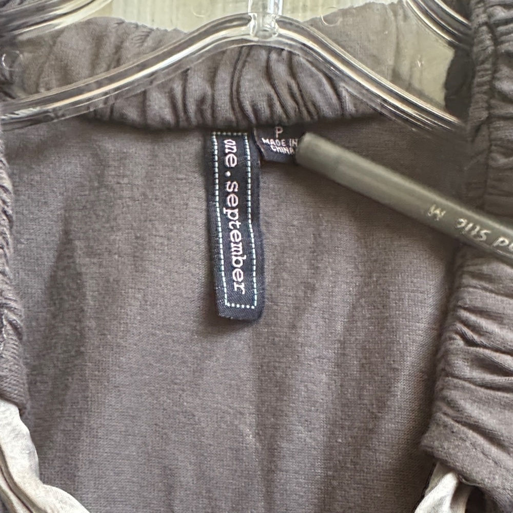 Source Unknown Charcoal Ruffled Blouse - image 2